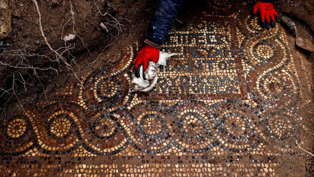 Измирде 1500 жылдык мозаика табылды