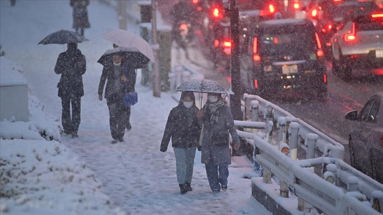Heves havazás csapott le Japánra