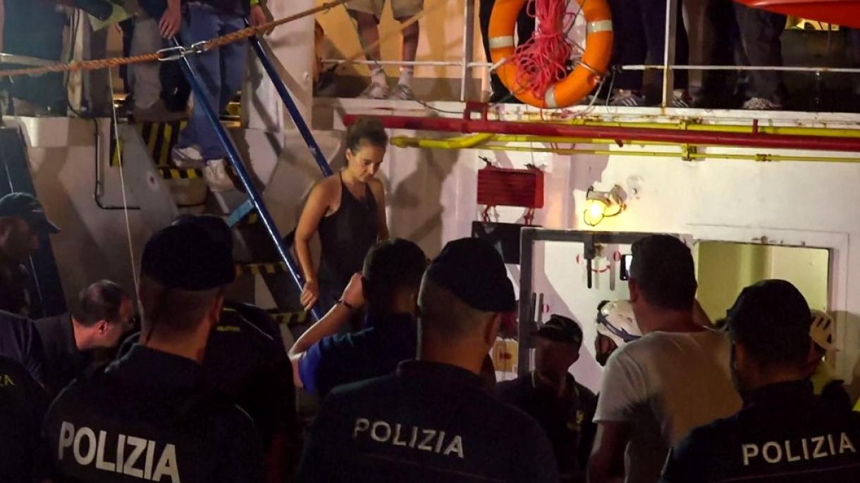 La capitana Carola Rackete, detenida tras salvar la vida de migrantes, afronta a Salvini