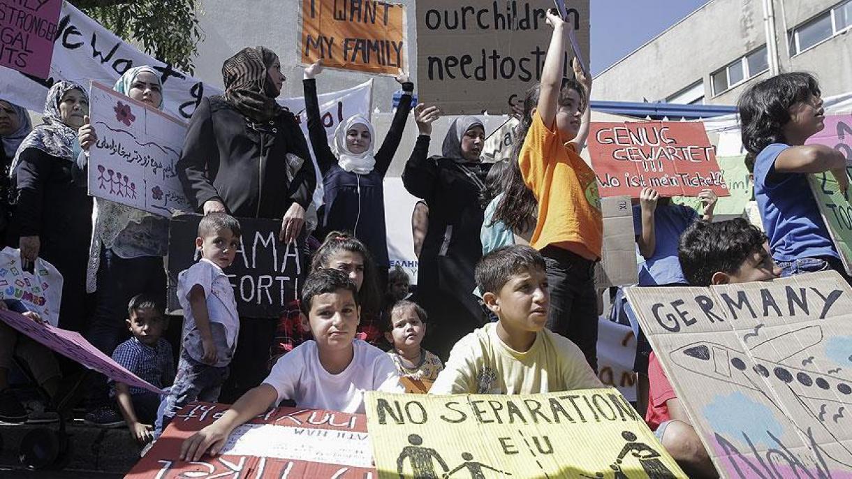 Διαδήλωση Σύρων προσφύγων μπροστά από την Ελληνική Υπηρεσία Ασύλου
