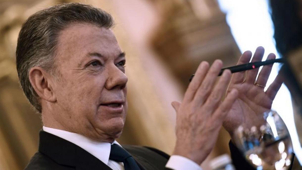 Juan Manuel Santos pede a Duque que “coloque a paz acima das partes”