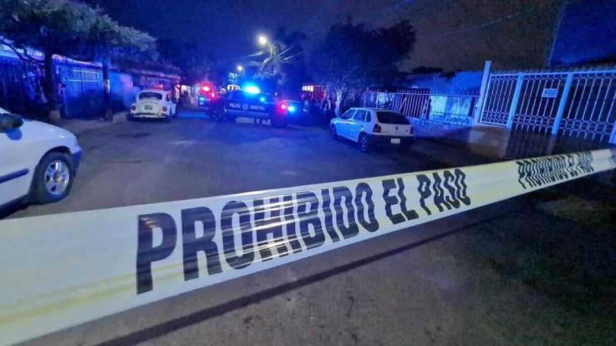 墨西哥贩毒集团与警察冲突致12人死亡