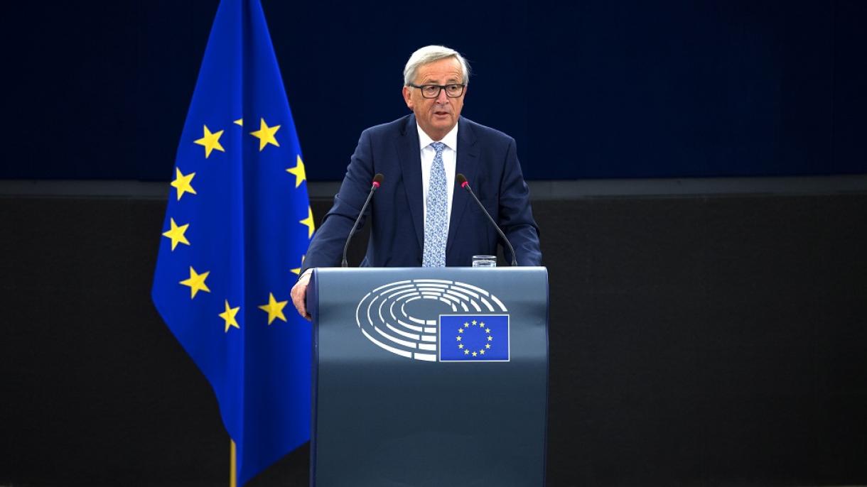 Cataluña: Juncker dice que se debe escuchar lo que dicen Cortes y Tribunal Constitucional de España
