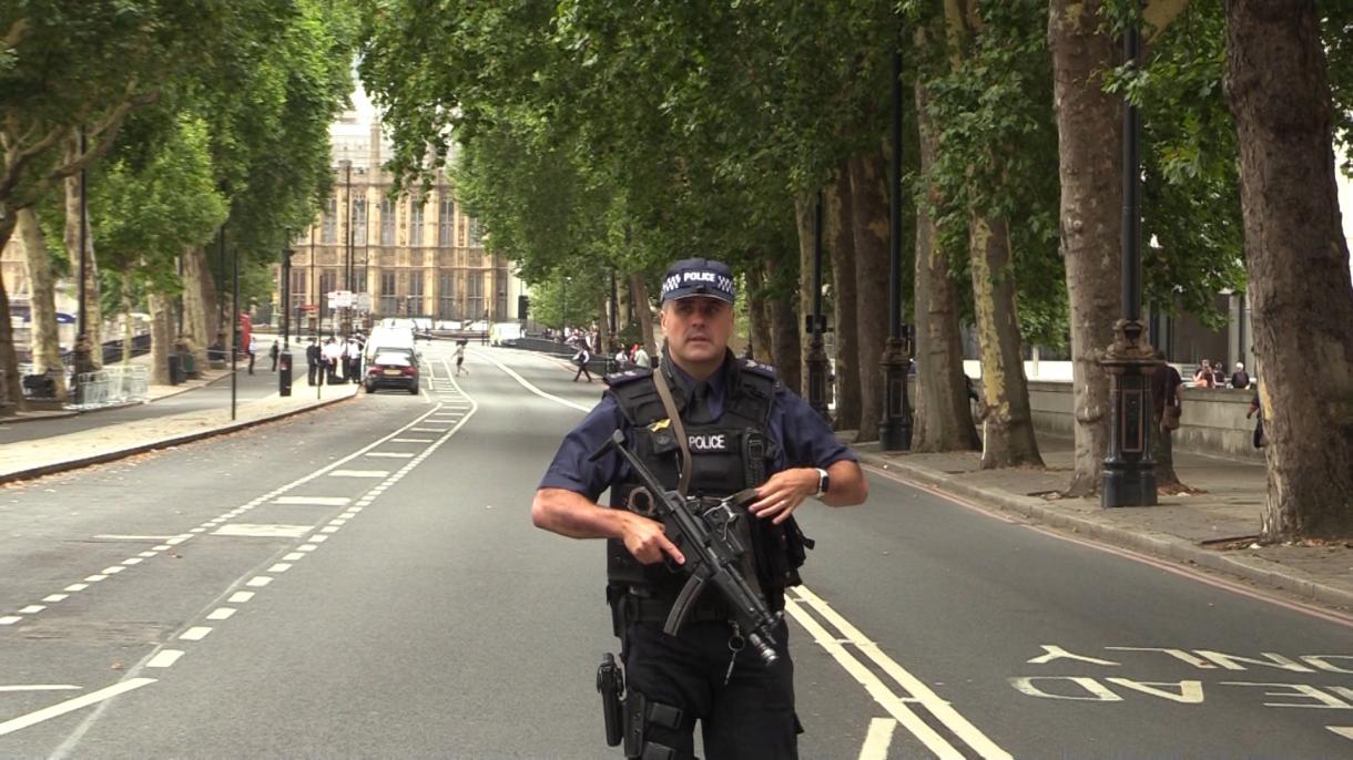 Britaniya parlamenti qarşısındakı insident terror aktı kimi nәzәrdәn keçirilir