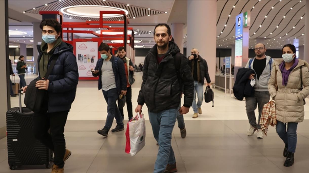 چاووش‌اوغلو: 8 هزار و 50 شهروند ترکیه از اوکراین خارج شدند