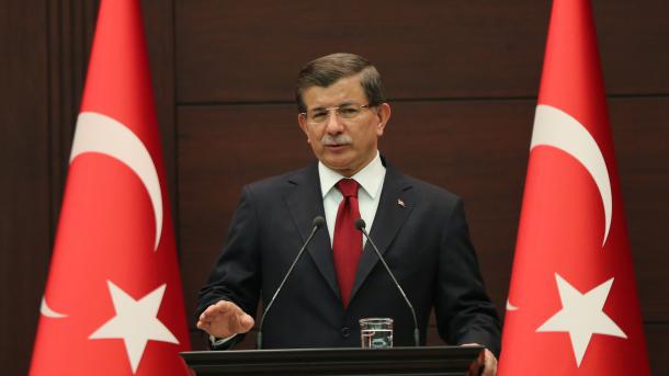 Il premier Ahmed Davutoğlu si reca a Diyarbakır