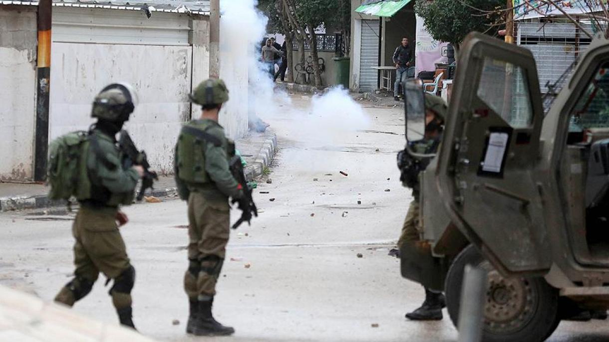 以色列士兵突袭巴勒斯坦人店铺和住宅