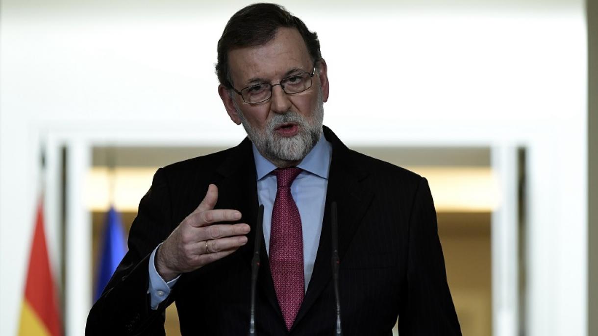Rajoy insta a independentistas catalanes a que propongan un candidato que cumpla la ley