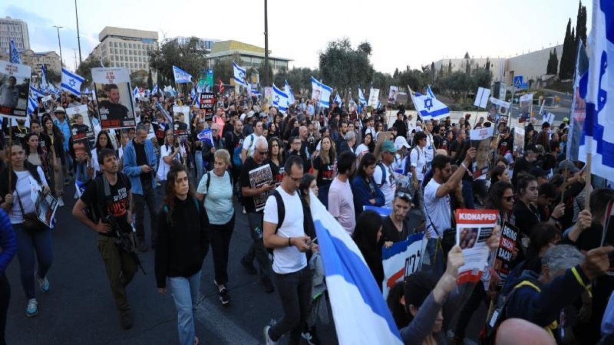 خانواده‌های اسرای اسرائیلی مقابل خانه نتانیاهو تحصن کردند