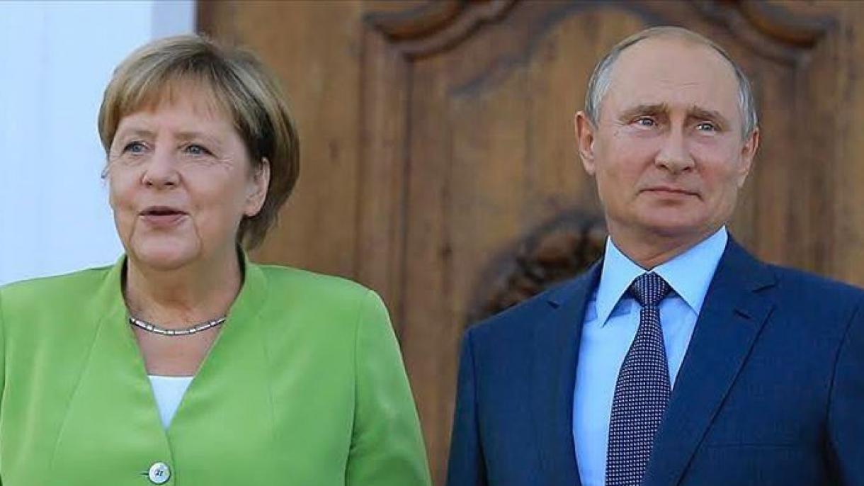 Putin bilen Merkel Liwiýa meselesini maslahatlaşdy