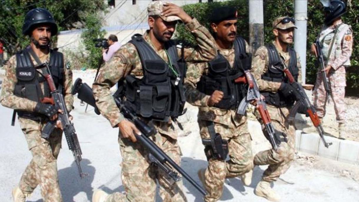 د پاکستان د بلوچستان په ایالت کې پر امنیتي‌ ځواکونو خونړی وسله وال برید شوی دی.