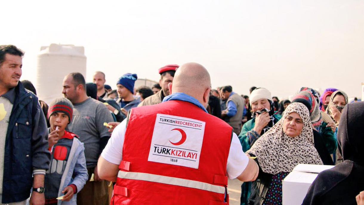 کمک های انسانی هلال احمر ترکیه به مردم موصل