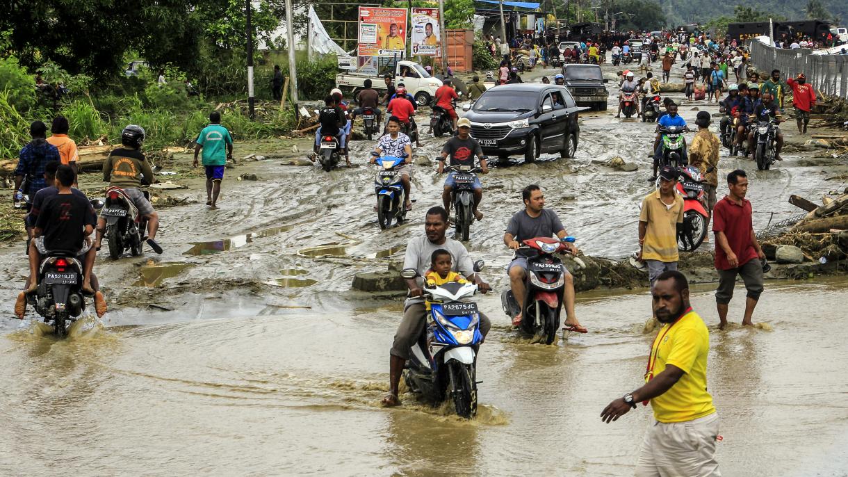 Az indónéziai esőzések és földcsúszámlások:66 halott