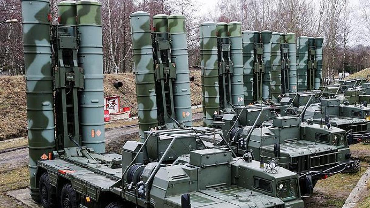 La Russia consegnerà alla Turchia nel 2019 i sistemi anti-missilistici S-400