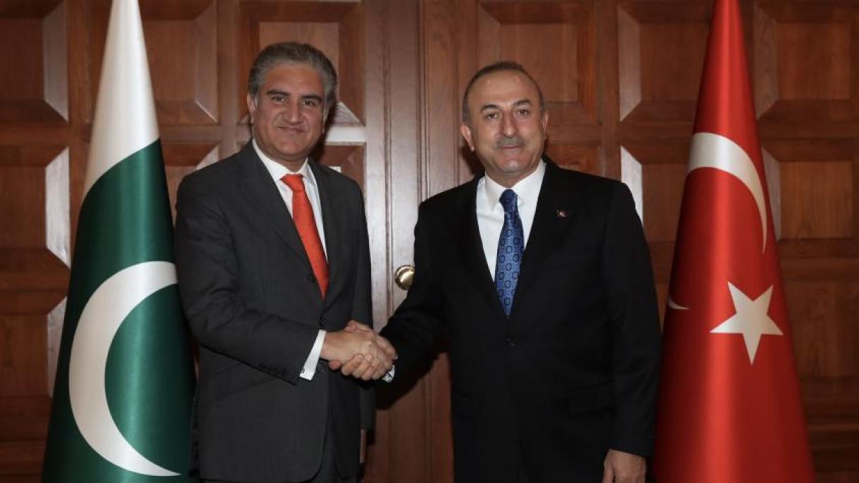 گفتگوی وزیر خارجه ترکیه با همتای پاکستانی و سری‌لانکایی‌اش