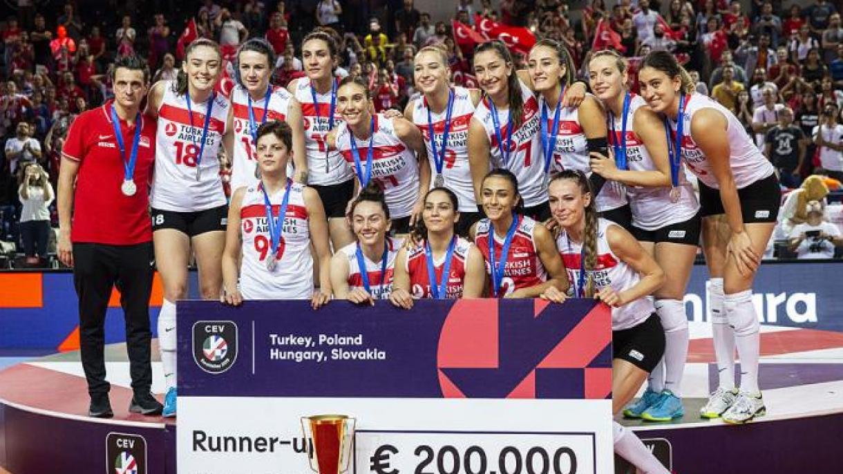 土耳其国家女子排球队荣获银牌 埃尔多安发推文祝贺