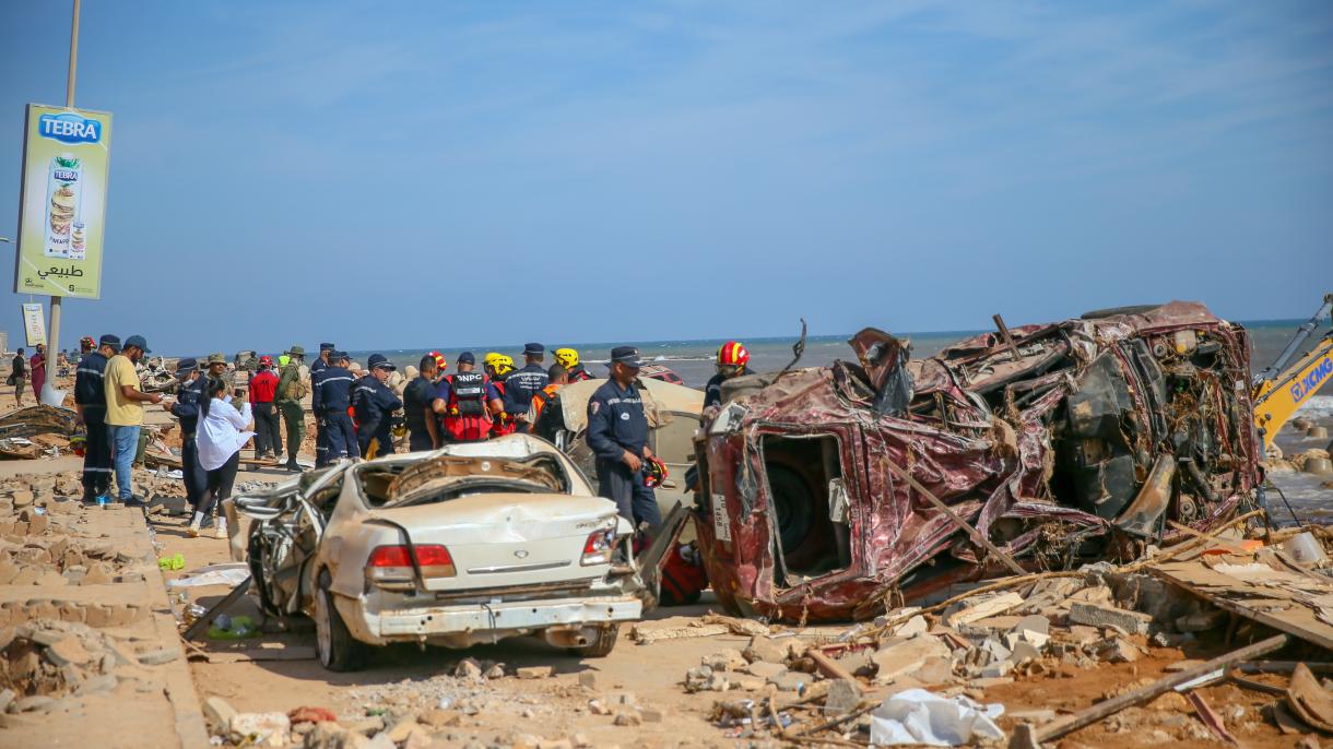 Cheias na Líbia: 7 mortos num acidente com equipa grega de salvamento