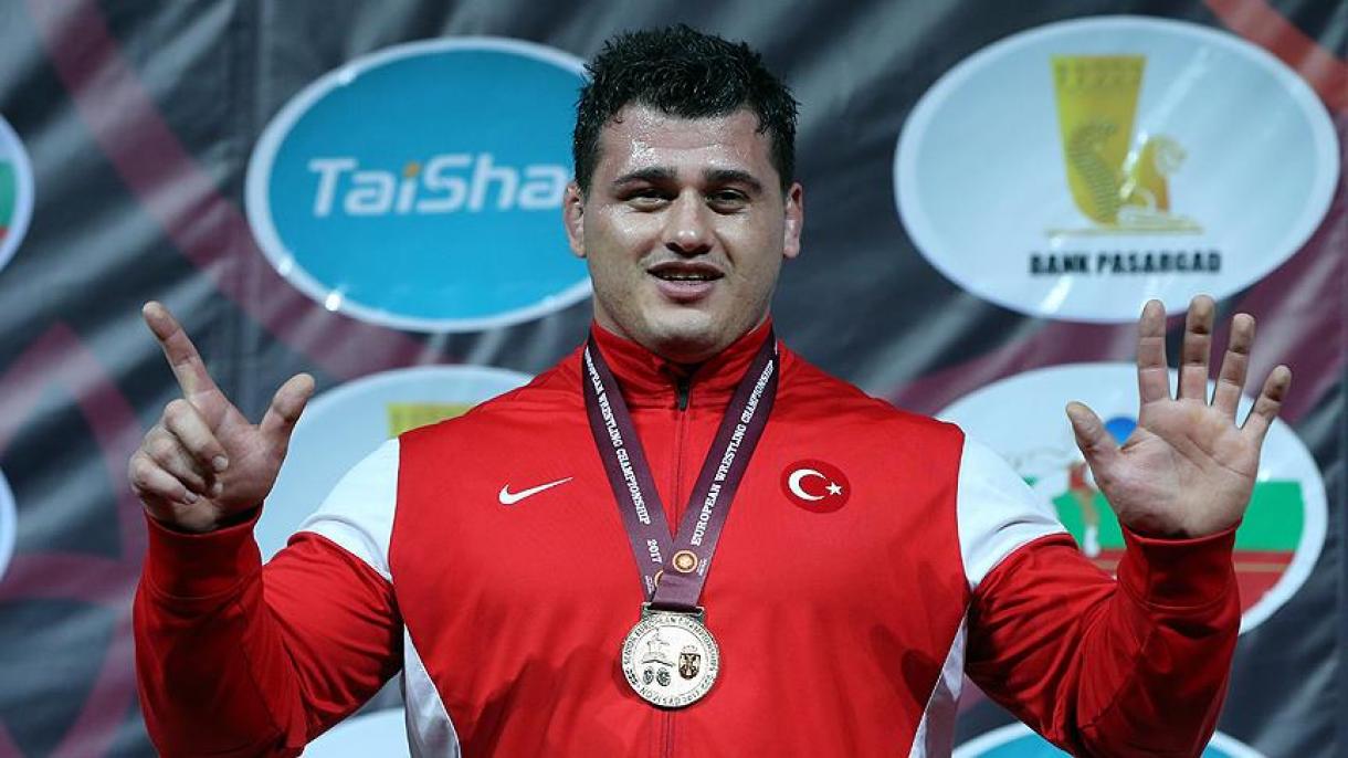 Rıza Kayaalp aranyérmet nyert