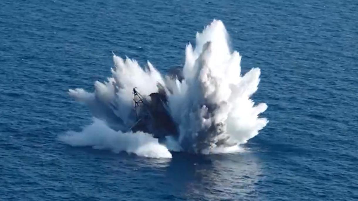 土耳其研制的潜水艇成功击中目标将其摧毁