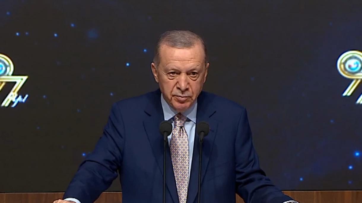 Erdoğan elnök: Imádkozunk, hogy Isten segítsen minden testvérünkön