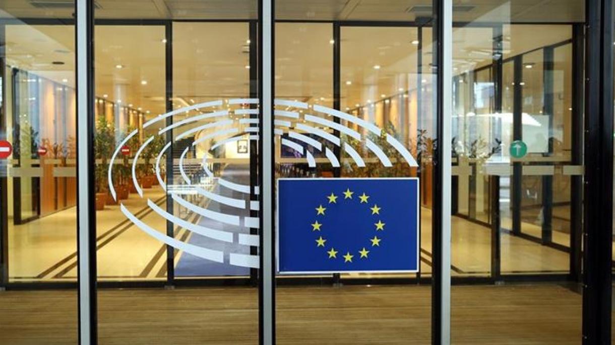 پارلمان اروپا حق مصونیت یانیس لاگوس عضو حزب شفق طلایی یونان را لغو کرد