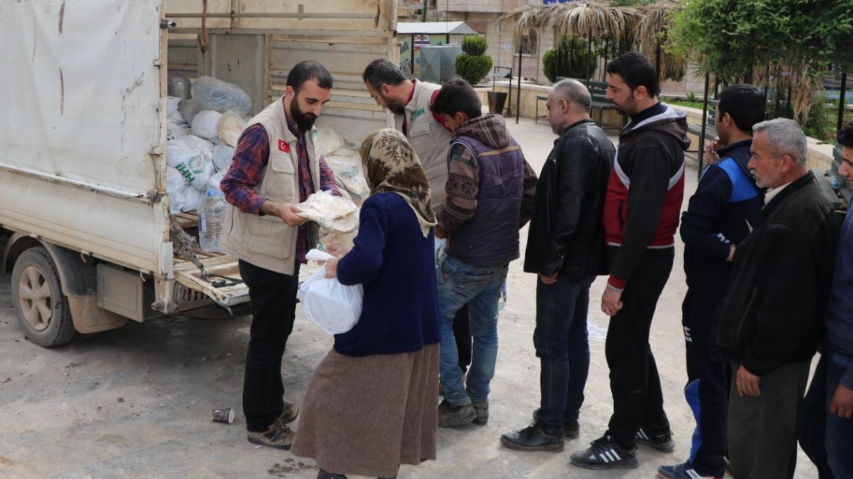 土耳其援助组织对阿夫林平民提供各种援助