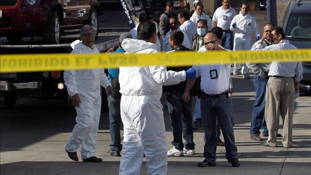 Meksikada guralan iki aýry hüjümde 7 adam ýogaldy