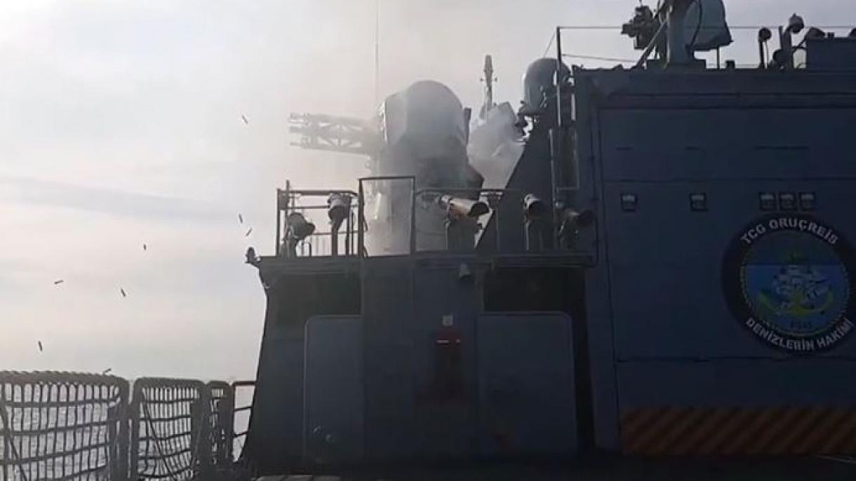 土耳其海军在东地中海进行训练