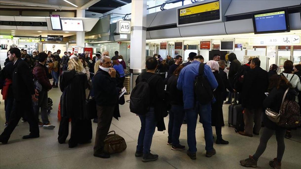 Hazaszállították a külföldön lévő törököket