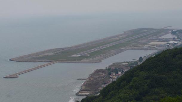 Turqia gati të ndërtojë aeroportin e dytë mbi det