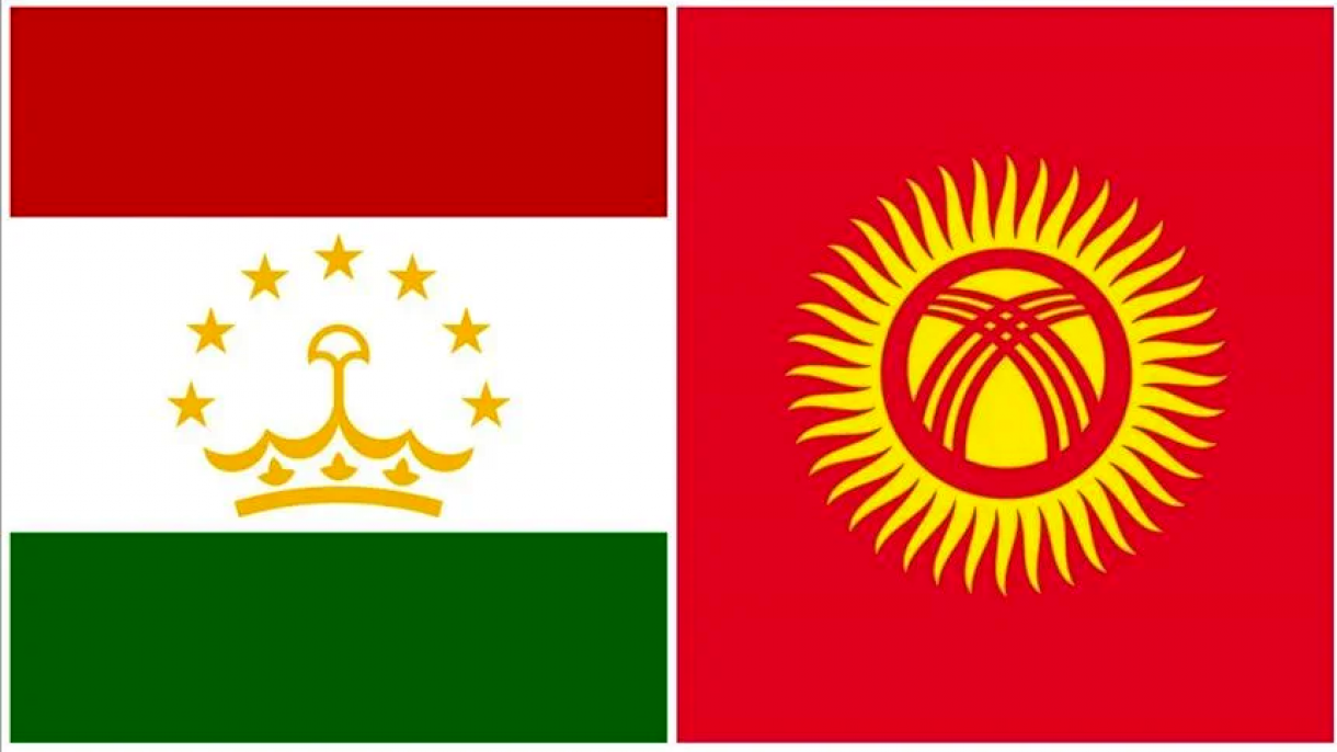 Tacikistan ve Qırğızıstan bayraqları.png