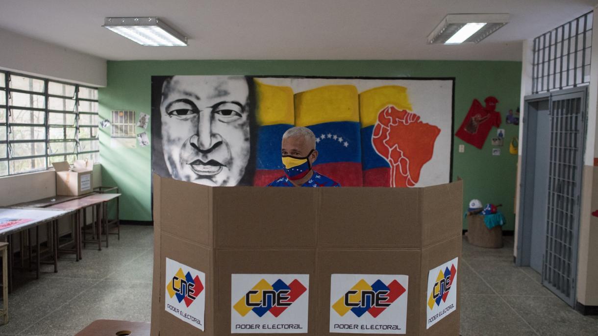 El partido de Maduro arrasa en las elecciones regionales y municipales de Venezuela