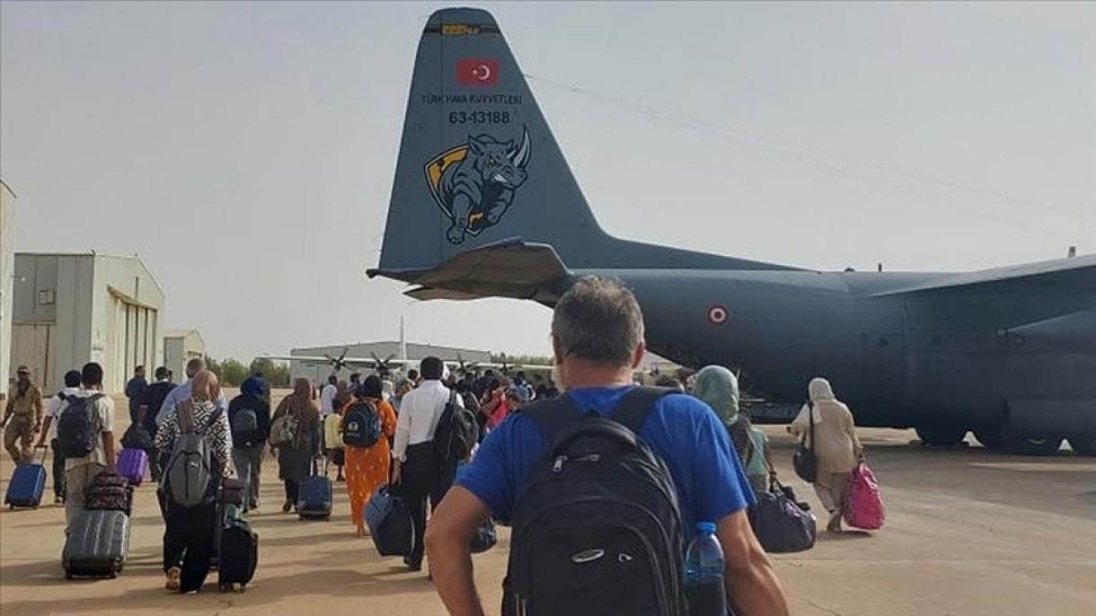 苏丹军队指责快速支援部队攻击土耳其运输机