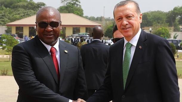 Presidentes de Turquía y Ghana sostienen conversaciones oficiales