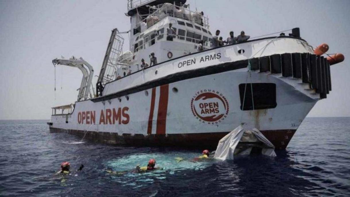13 imigrantes a bordo do navio “Open Arms” desembarcaram em Lampedusa