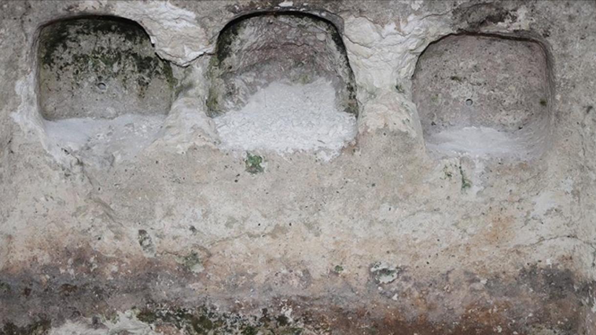 وان کے  علاقے ایرجیش میں  چٹان سے کٹے ہوئے لیبیشن Urartian کا مقبرہ دریافت