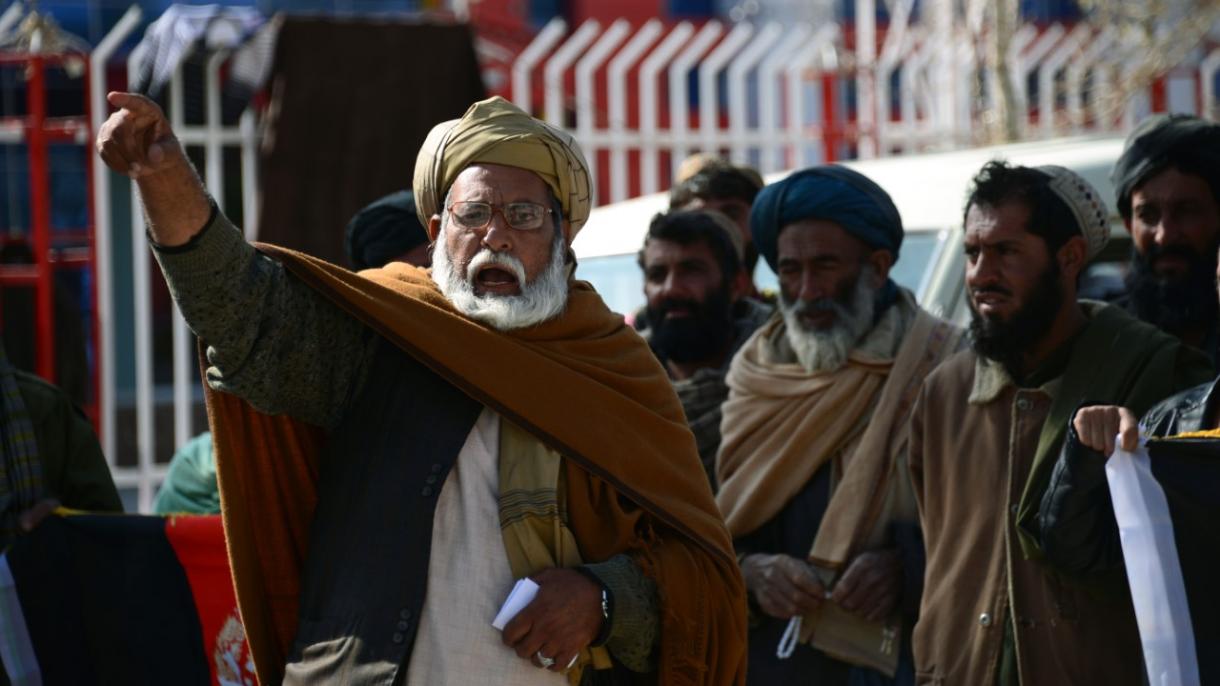 شهروندان ننگرهار همزمان با حملات راکتی پاکستان به خاک افغانستان دست به تظاهرات زدند