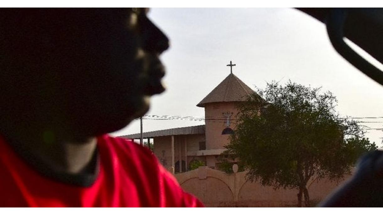 بورکینا فاسو ده بیر کلیسا گه اویوشتیریلگن قوراللی هجوم عاقبتیده اونلب کیشی هلاک بولدی