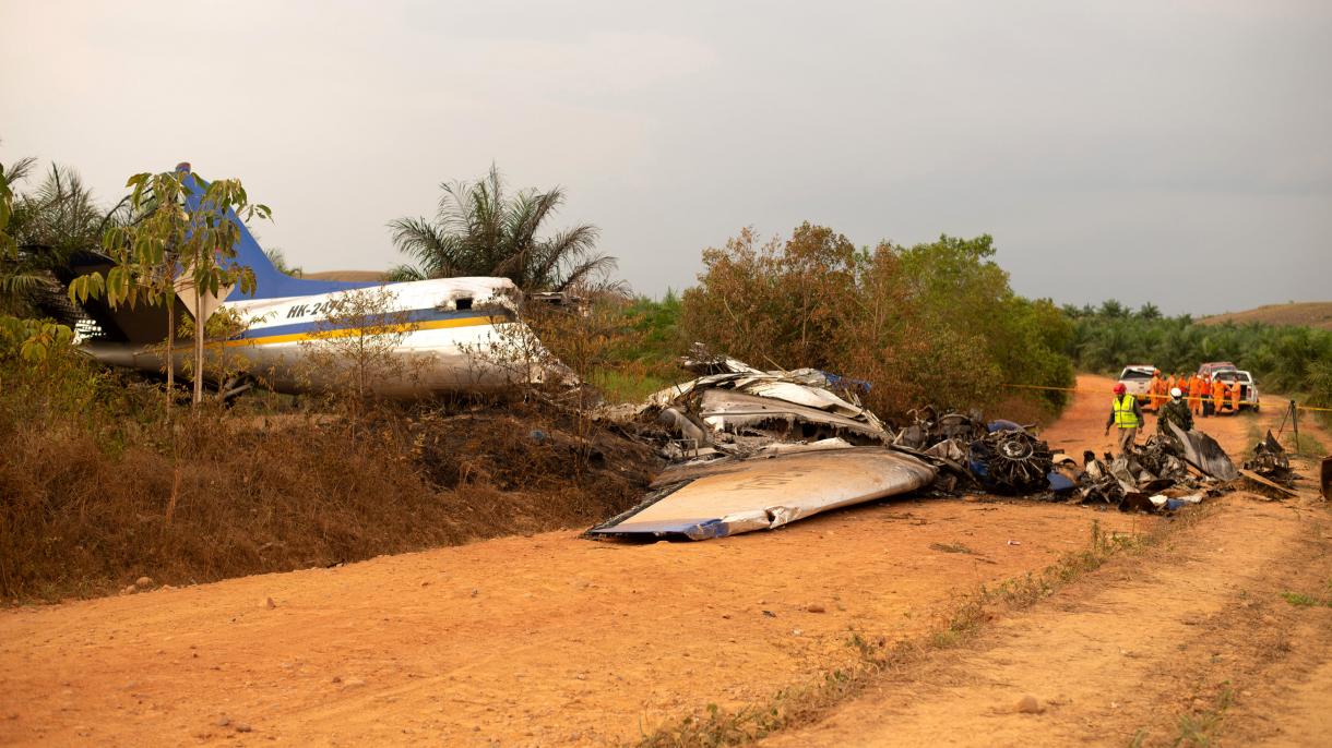 Estima-se que 12 pessoas morreram em acidente de avião na Colômbia