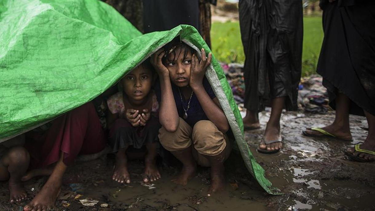 在孟加拉国避难的缅甸穆斯林受季风降雨影响