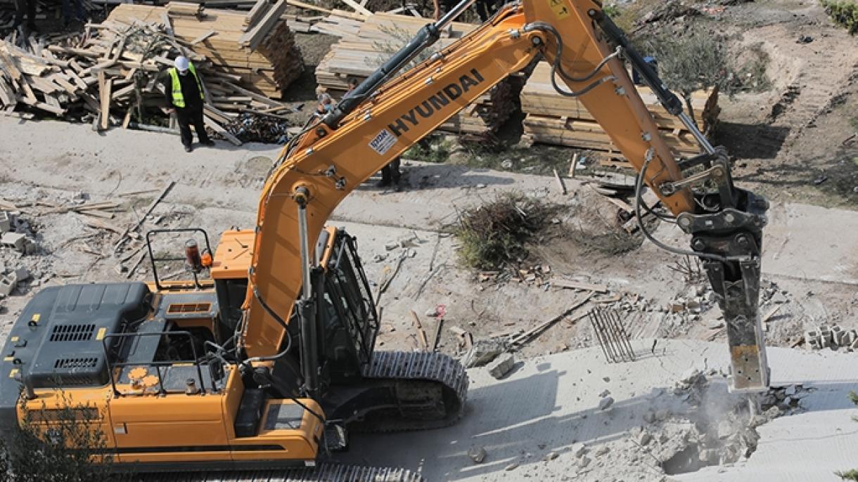 نیروهای اسرائیلی مسجد در حال ساخت در کرانه باختری را تخریب کردند