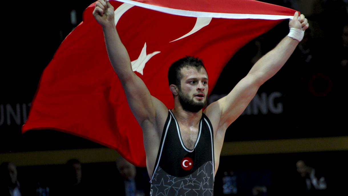土耳其摔跤手在欧洲锦标赛中夺得铜牌