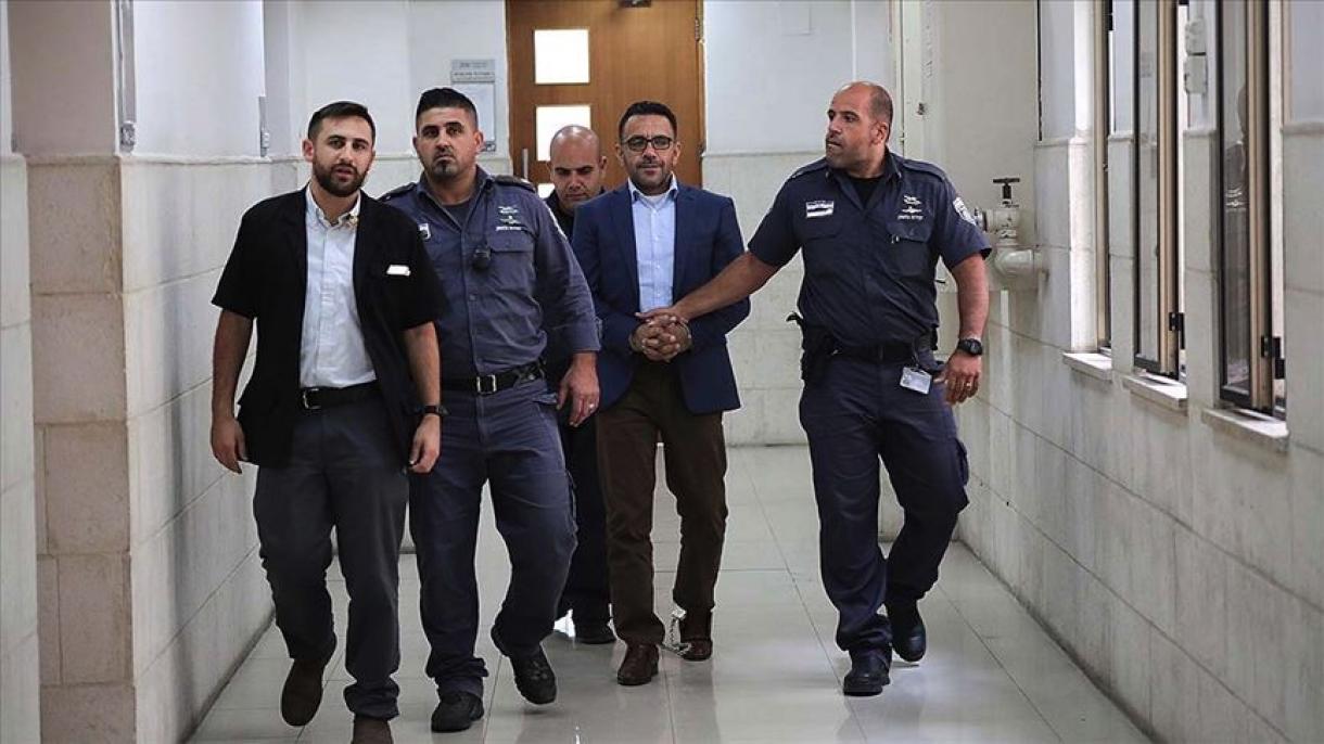 Израелският съд удължи задържането на палестинския губернатор на Йерусалим Аднан Гайс