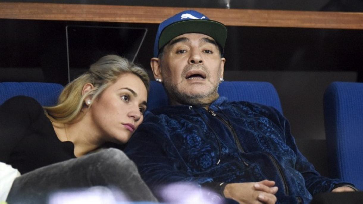 Una fuerte discusión entre Maradona y su pareja pone en alerta a la Policía en Madrid