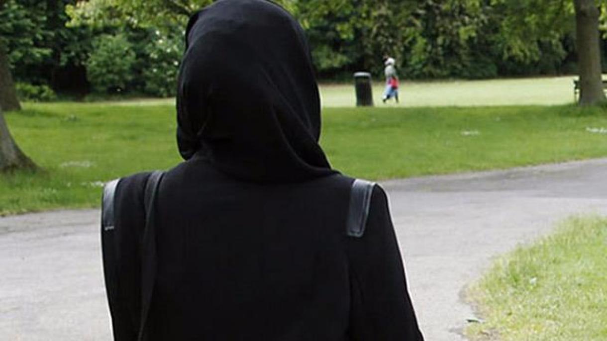 امریکا قوشمه ایالتلریده اسلامی حجابی بولگن بیر عیال گه حمله قیلیندی