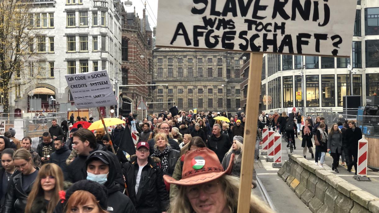 U Holandiji ipak održane demonstracije protiv anticovid mjera