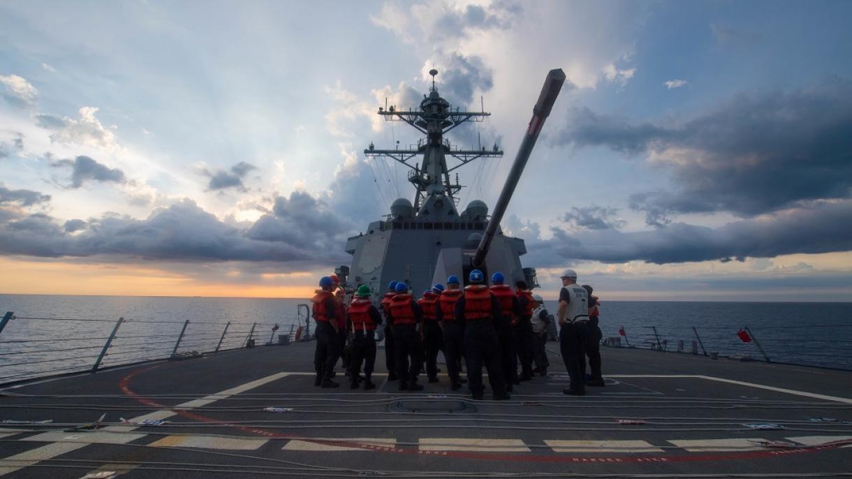 Un buque de guerra de EEUU desafía a la administración de Pekín