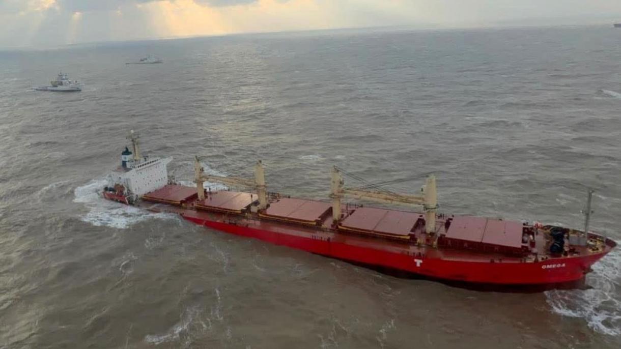 上海两艘船相撞 沉船上的土耳其船员获救