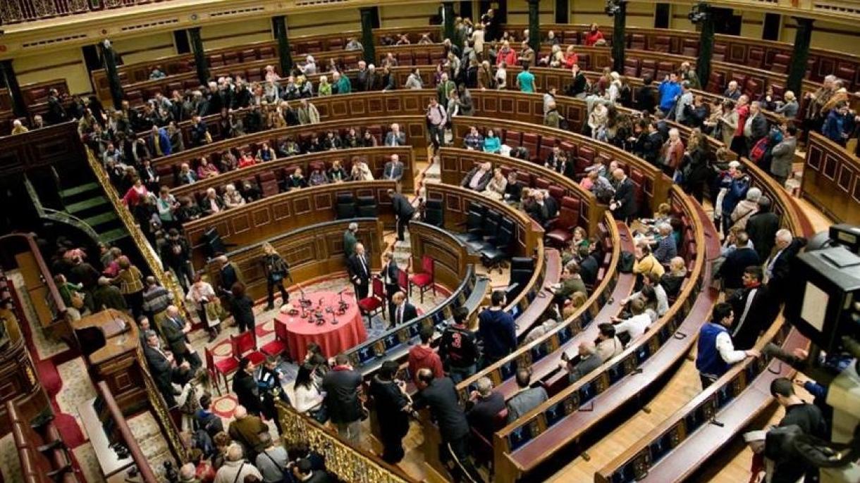El Gobierno español permite hablar en catalán, vasco, valenciano o gallego en el Congreso
