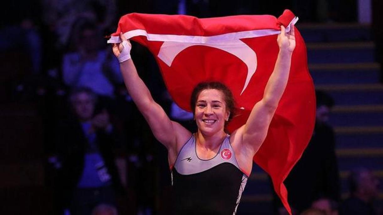 Yasemin Adar, a primeira lutadora turca a ganhar uma medalha olímpica